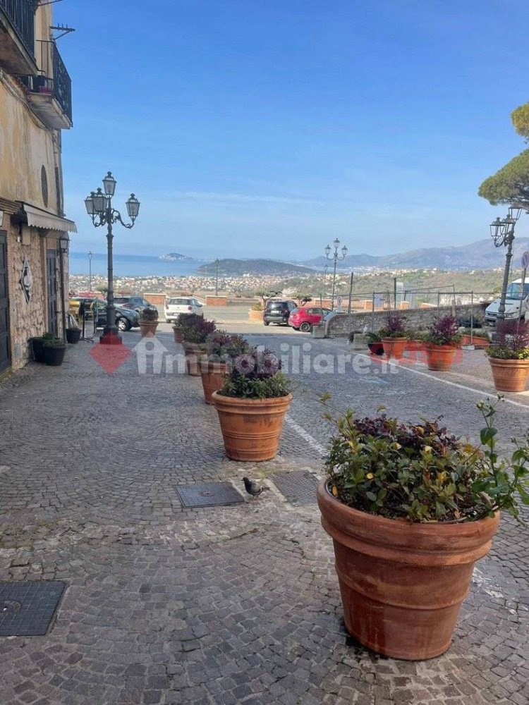 5 rooms Apartment in Minturno, Italy No. 210050