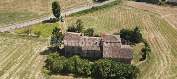 4 bedrooms House in Alessandria, Italy No. 298669 4