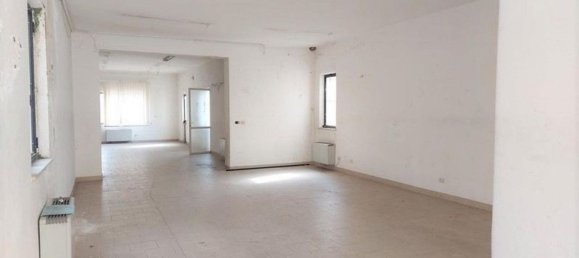 174m² Warehouse in Civitanova Marche, Italy No. 372712 9