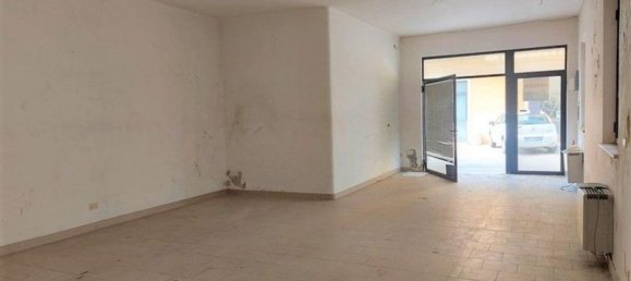 174m² Warehouse in Civitanova Marche, Italy No. 372712 5