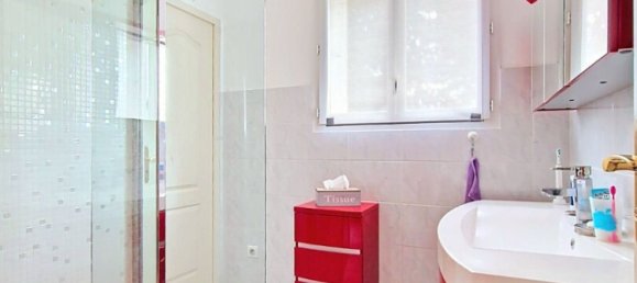 5 bedrooms House in Martigues, France No. 195821 9