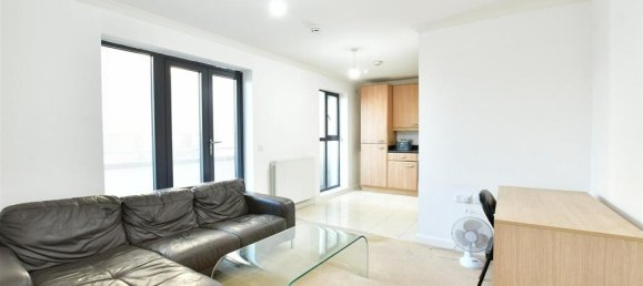 2 bedrooms Apartment in Essex, United Kingdom No. 3993 3