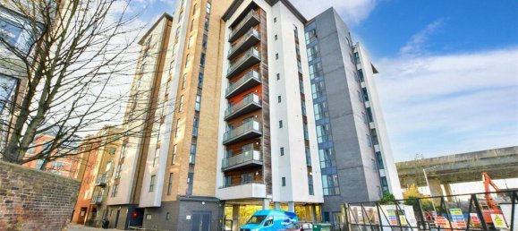 2 bedrooms Apartment in Essex, United Kingdom No. 3993 4