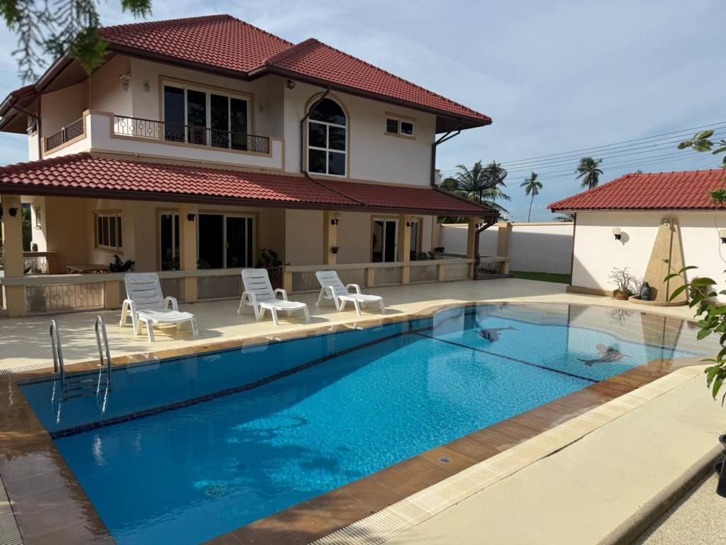 Дом с 4 спальнями в Банг Саре, Таиланд № 61670