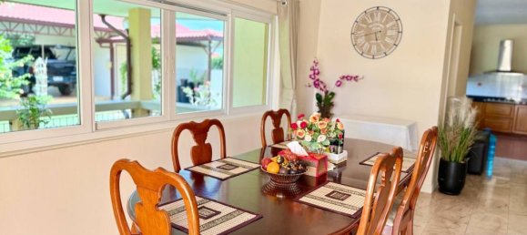 Дом с 4 спальнями в Банг Саре, Таиланд № 61670 10