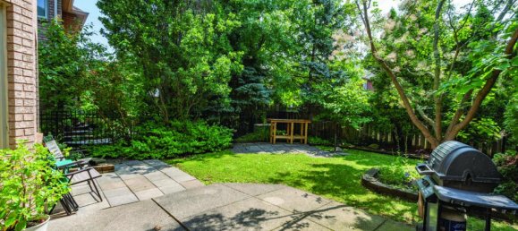 4 bedrooms House in Oakville, Canada No. 703 4