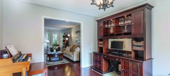 4 bedrooms House in Oakville, Canada No. 703 9