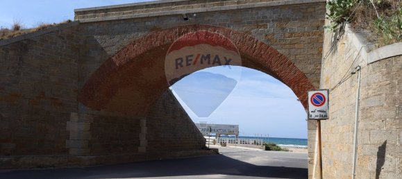 Propriété commerciale à Balestrate, Italy 420m² No. 54859 2