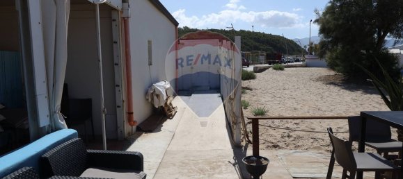 Propriété commerciale à Balestrate, Italy 420m² No. 54859 49