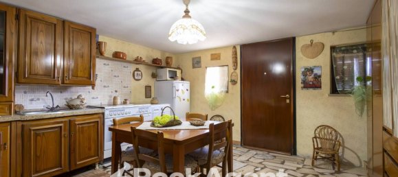 3 bedrooms Villa in Catanzaro, Italy No. 181911 13