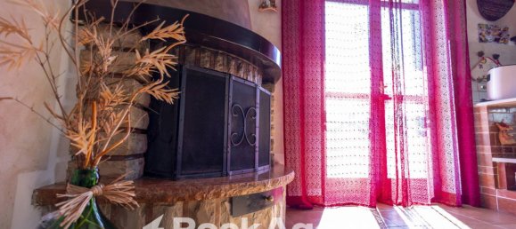 3 bedrooms Villa in Catanzaro, Italy No. 181911 8