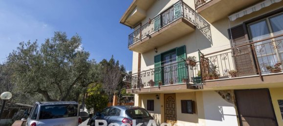 3 bedrooms Villa in Catanzaro, Italy No. 181911 22