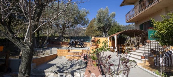 3 bedrooms Villa in Catanzaro, Italy No. 181911 25