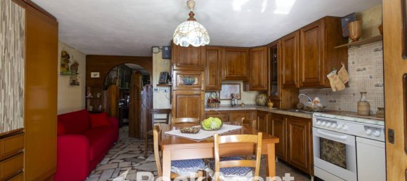 3 bedrooms Villa in Catanzaro, Italy No. 181911 12