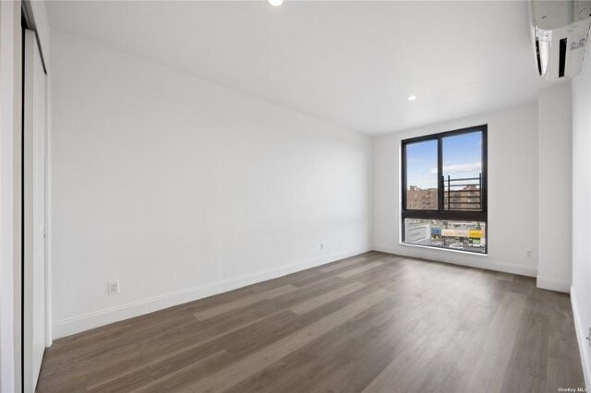 2 bedrooms House in Elmhurst, USA No. 194780