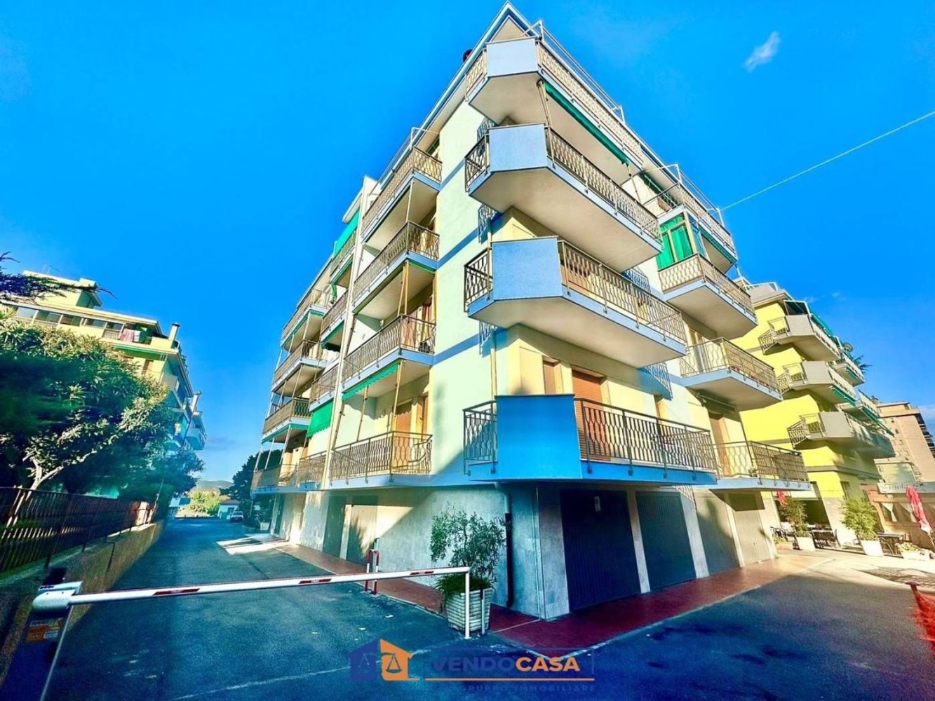 1 غرف نوم شقة في Borghetto Santo Spirito, Italy رقم 321127