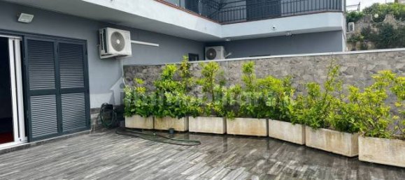 3 bedrooms Villa in Giugliano in Campania, Italy No. 79936 2