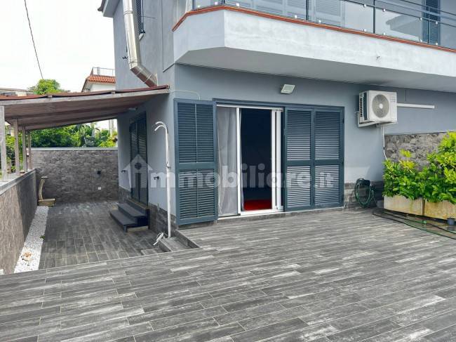 3 bedrooms Villa in Giugliano in Campania, Italy No. 79936