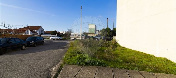 232m² Land in Marinha Grande, Portugal No. 57912 8