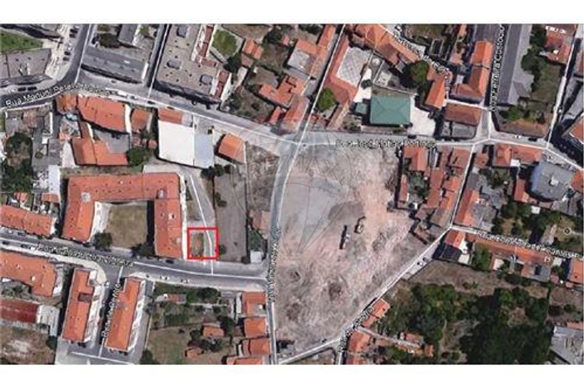 232m² Land in Marinha Grande, Portugal No. 57912