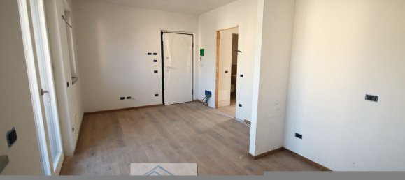 3 rooms Apartment in Alba, Italy No. 111793 3