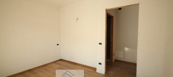 3 rooms Apartment in Alba, Italy No. 111793 12