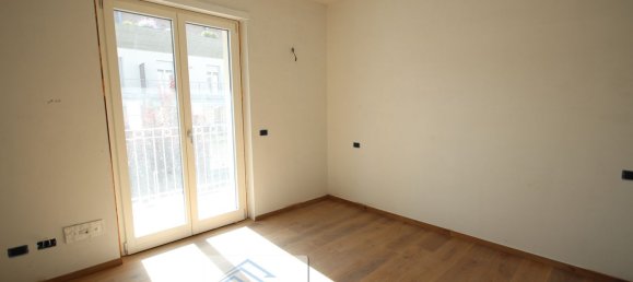 3 rooms Apartment in Alba, Italy No. 111793 11