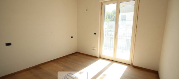 3 rooms Apartment in Alba, Italy No. 111793 8