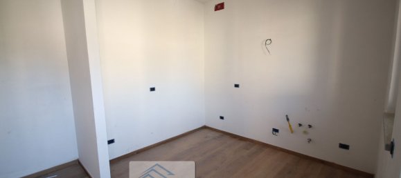 3 rooms Apartment in Alba, Italy No. 111793 5