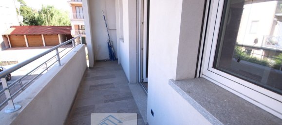 3 rooms Apartment in Alba, Italy No. 111793 4
