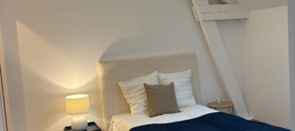 Casa de 4 dormitorios en Orleans, France No. 152708 2