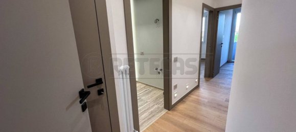 2 bedrooms Apartment in Udine, Italy No. 292397 5