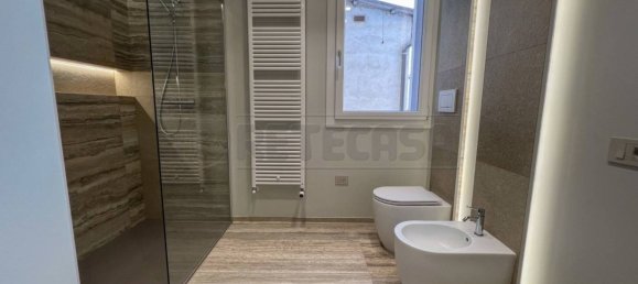 2 bedrooms Apartment in Udine, Italy No. 292397 6