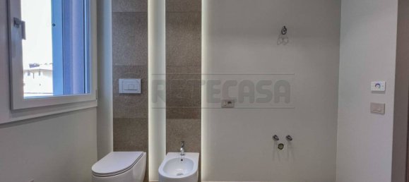 2 bedrooms Apartment in Udine, Italy No. 292397 7