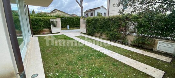 3 bedrooms Villa in Forte dei Marmi, Italy No. 139611 2