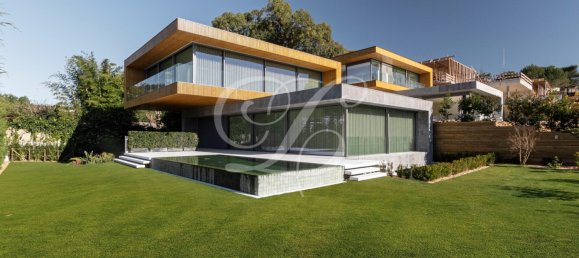5 bedrooms Villa in Cascais, Portugal No. 170730 3