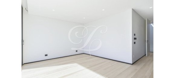 5 bedrooms Villa in Cascais, Portugal No. 170730 26