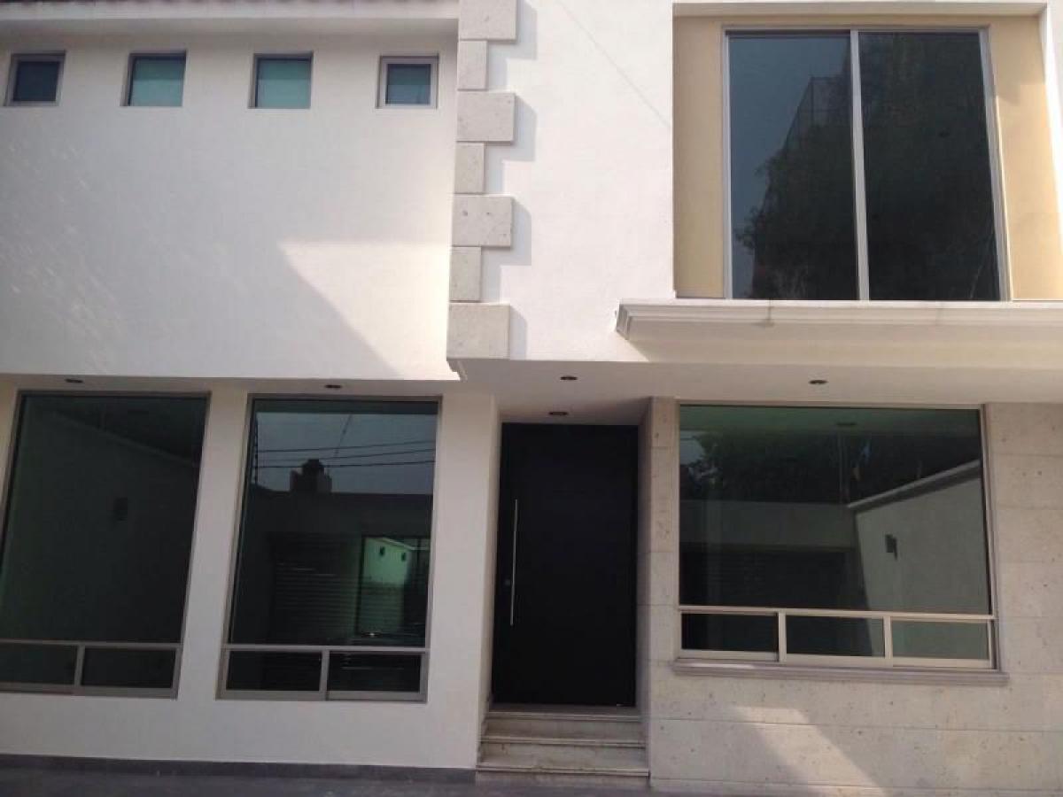 Casa de 3 dormitorios en Naucalpan de Juárez, Mexico No. 211453