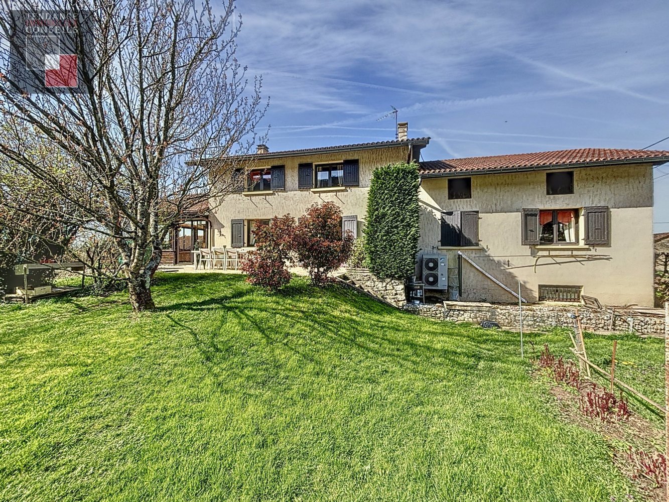 Villa T5 em Saint-Martin-du-Mont, France N.º 194333