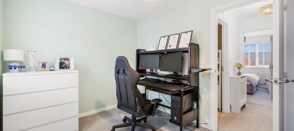 2 bedrooms House in Horley, United Kingdom No. 989 7