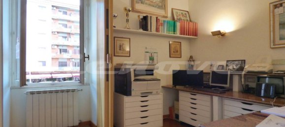 4 rooms Office in Rome, Italy No. 336792 11