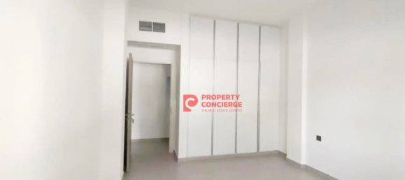 Квартира с 2 спальнями в The Gardens, ОАЭ № 42604 3