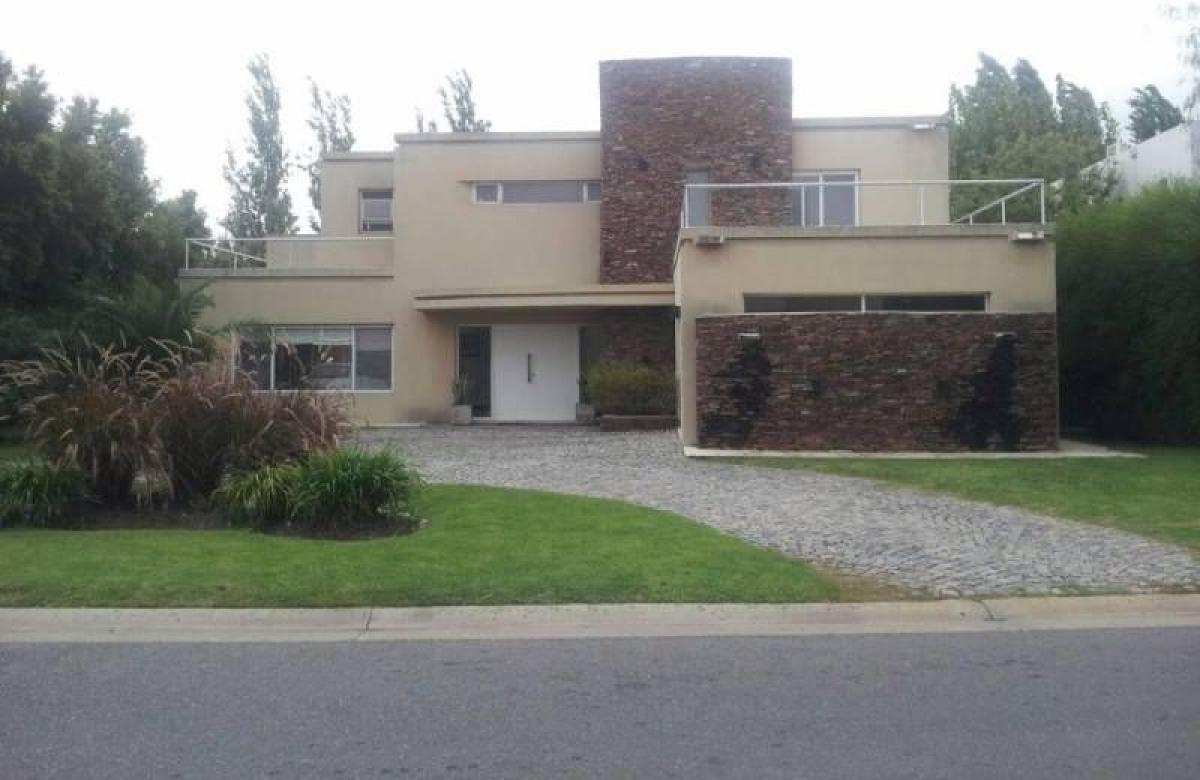 3 bedrooms House in Tigre, Argentina No. 103640