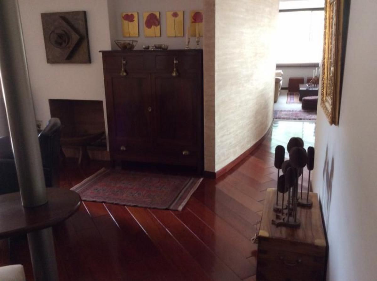 2 bedrooms House in Bogota, Colombia No. 10586