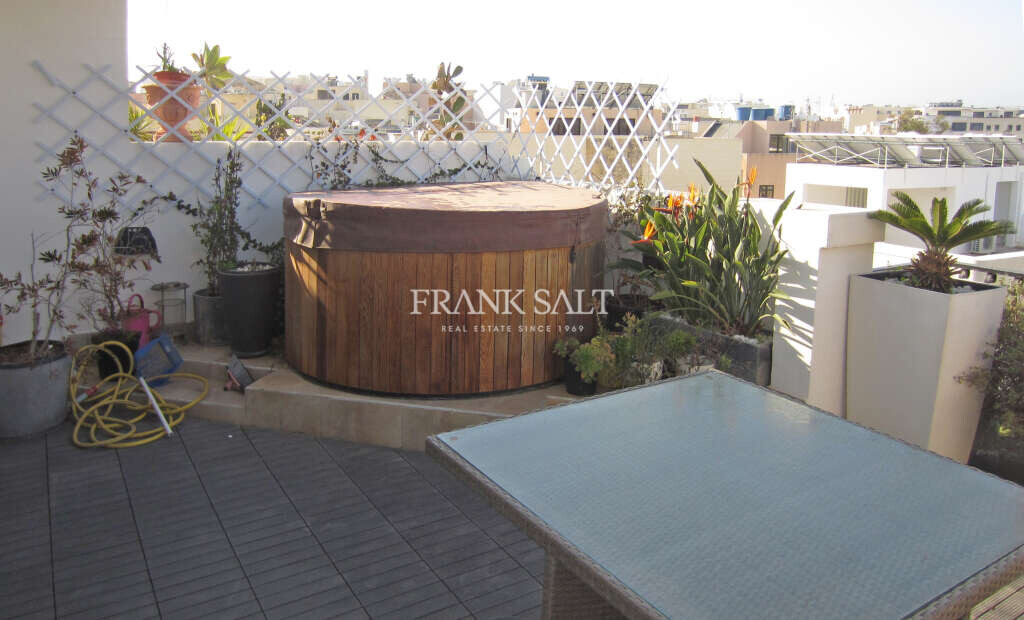 1 bedroom Penthouse in Saint Paul's Bay, Malta No. 3661