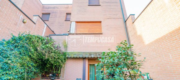 4 bedrooms Apartment in San Donato Milanese, Italy No. 279095 3