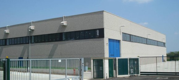 Земельный участок с 1 комнатой в Турате, Италия № 91211 4