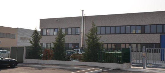 Земельный участок с 1 комнатой в Турате, Италия № 91211 10