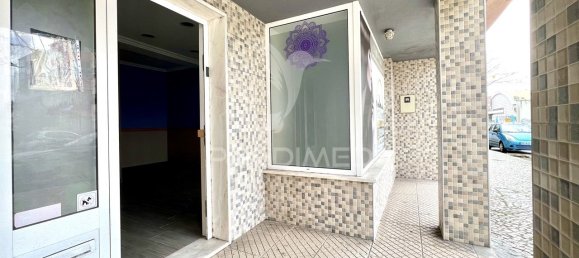 49m² Commercial property in Barreiro, Portugal No. 154562 18