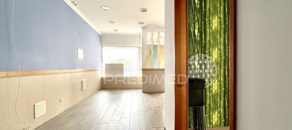 49m² Commercial property in Barreiro, Portugal No. 154562 12